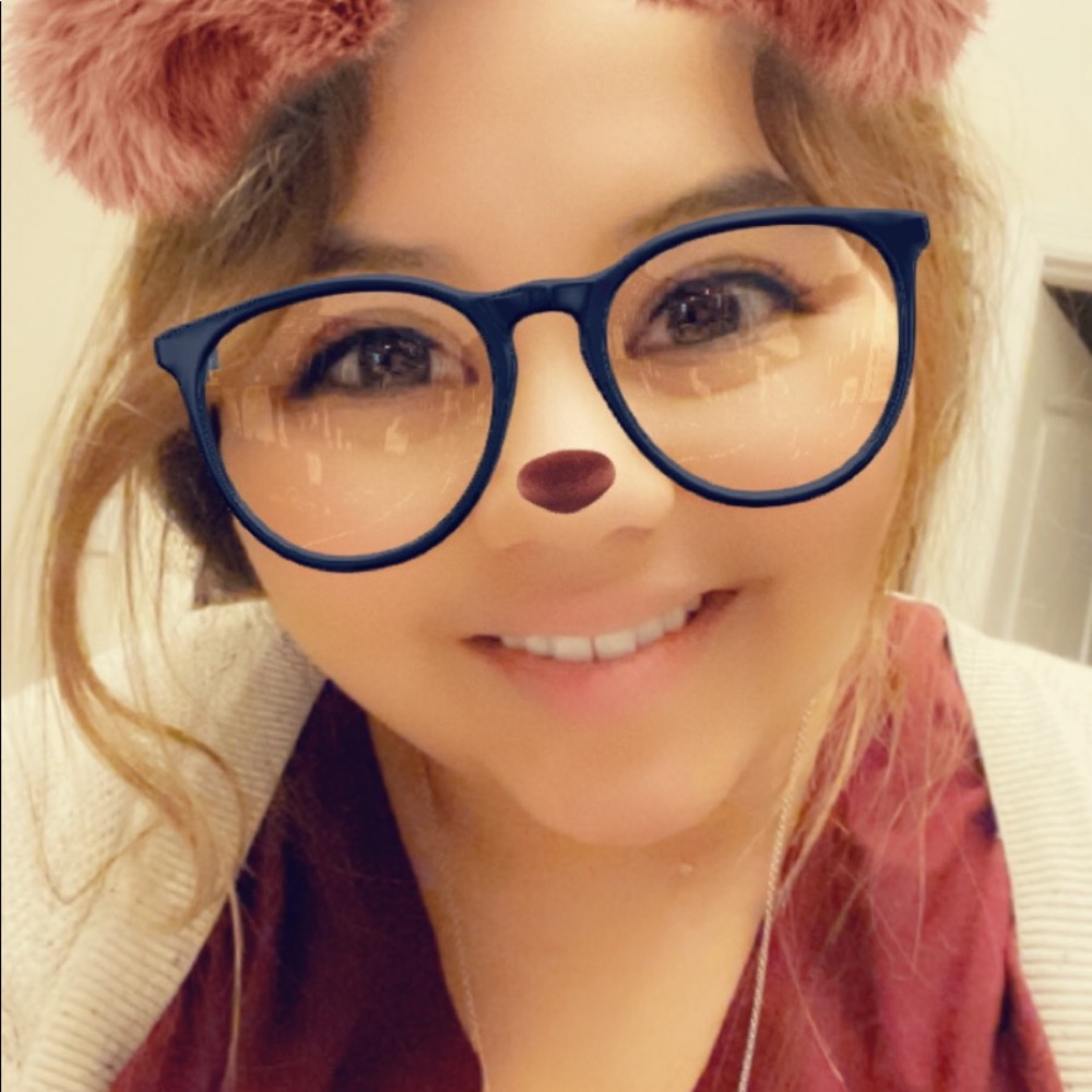 Meet your Posher, Cecilia